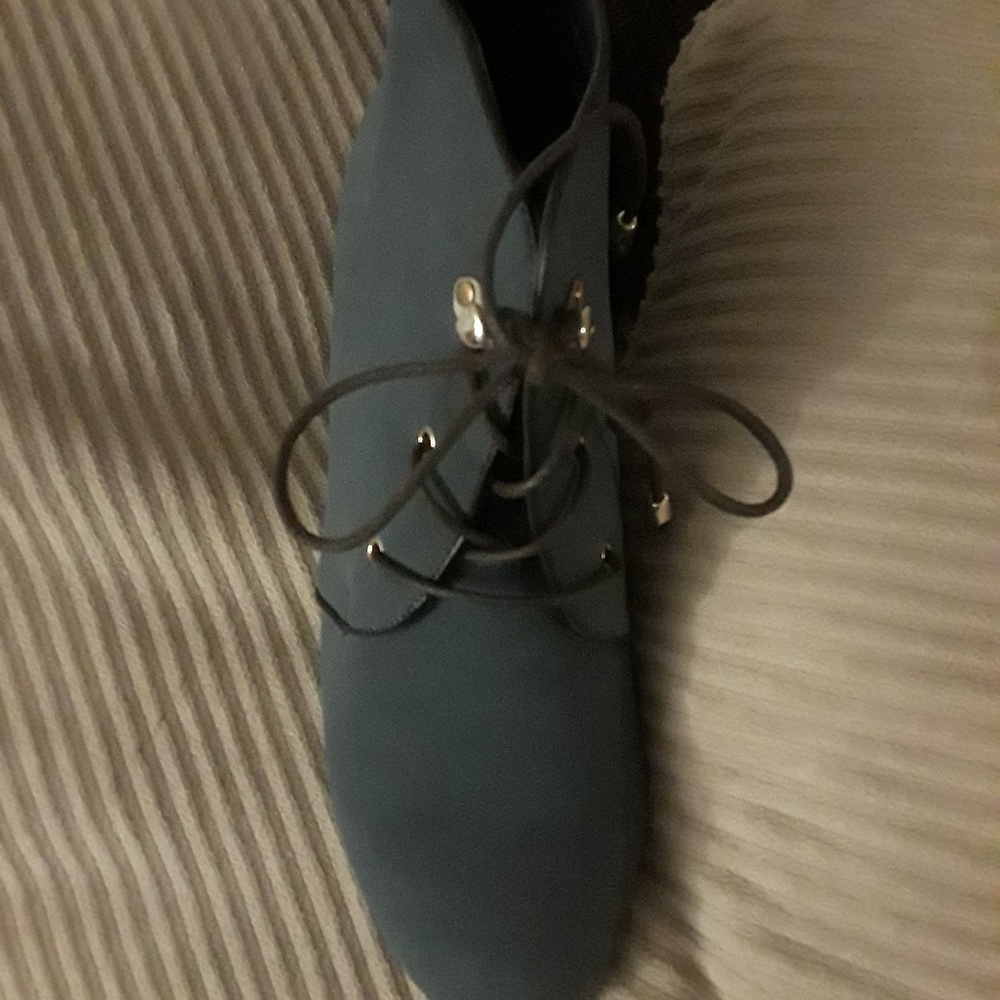 Boot - Picture 4 of 4